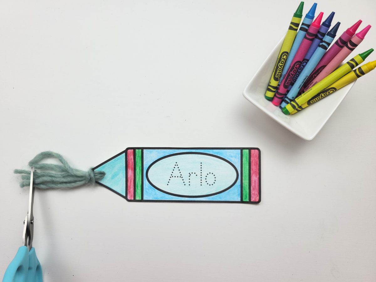 Trim the ends of the yarn to even them up. 